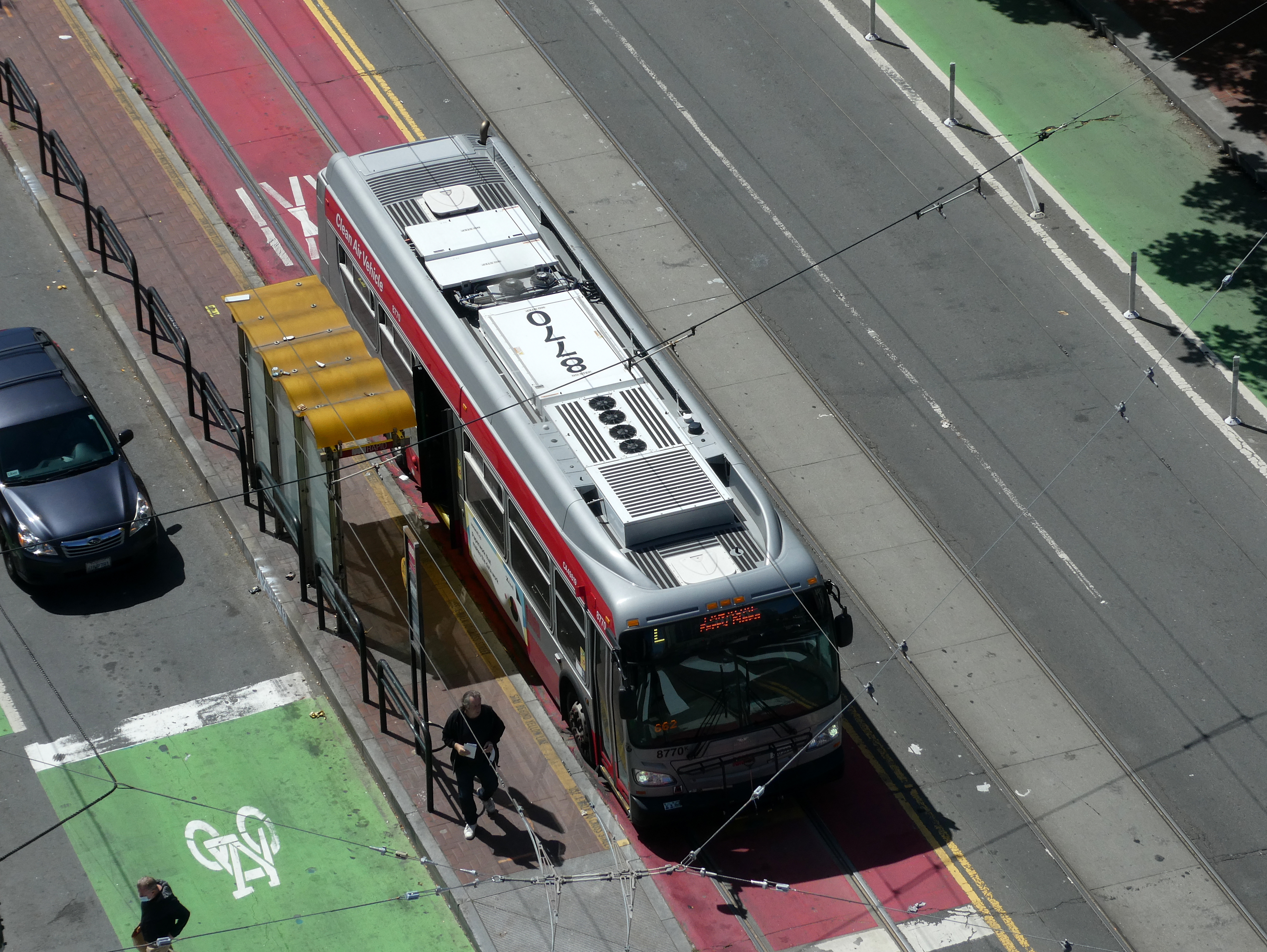 L taraval bus