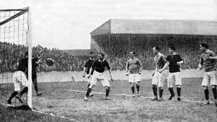 File:Manor Ground, Woolwich Arsenal vs. Everton.jpg