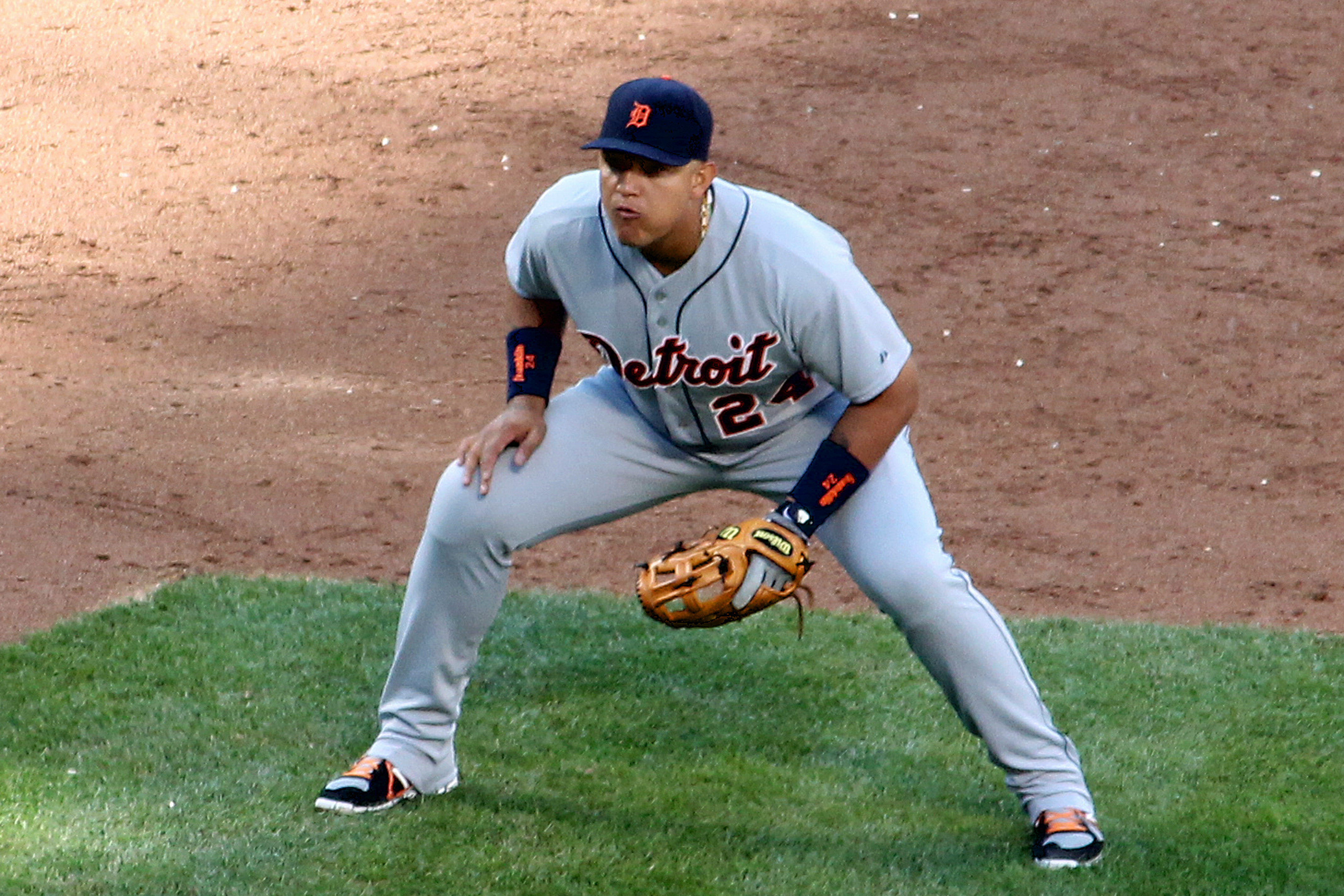 File:Miguel Cabrera on May 12, 2014 (1).jpg - Wikimedia Commons