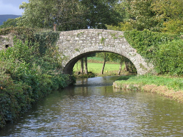 File:Monmouthshire and Brecon Canal, Pen-pedair-heol Bridge - geograph.org.uk - 49775.jpg