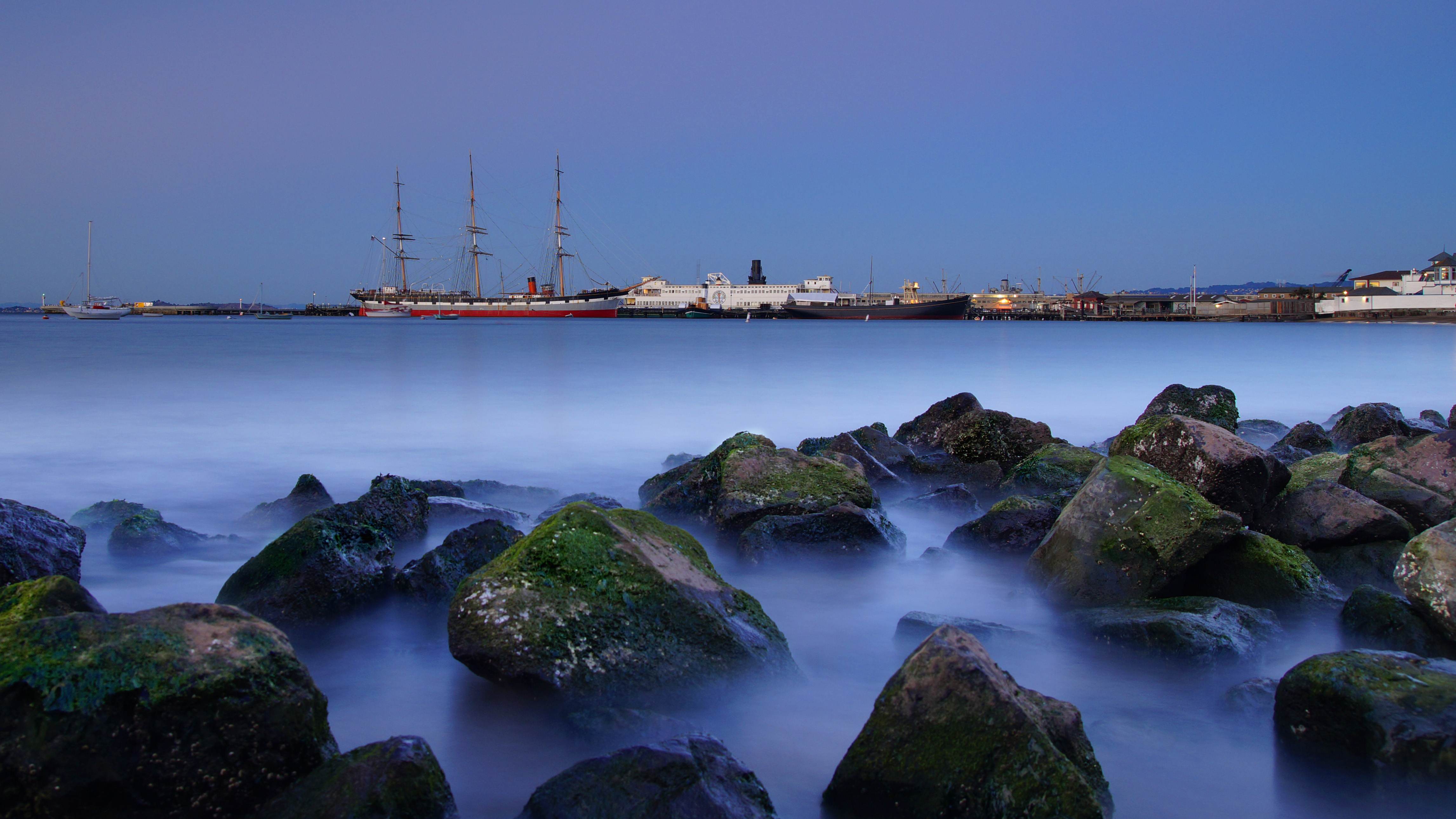 Mystic Evening at San Francisco Bay (17157675079).jpg. 