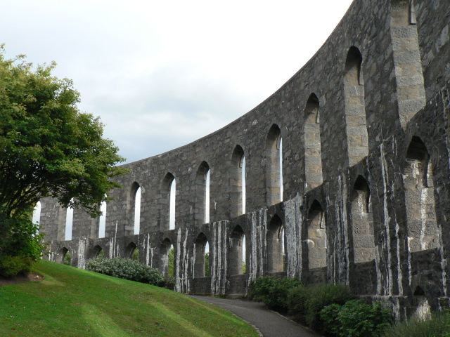 File:Oban, the walls of McCaig's Tower - geograph.org.uk - 922051.jpg