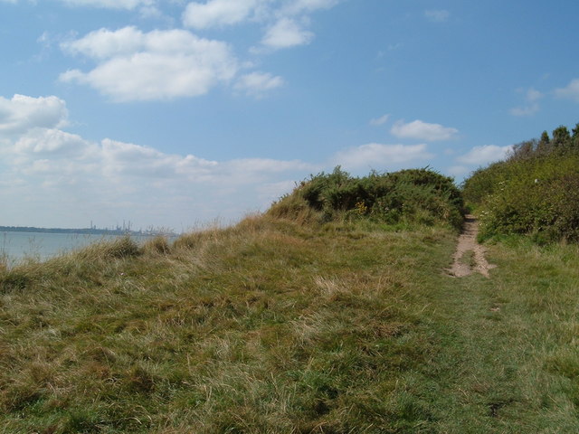 Solent Way at Chilling - geograph.org.uk - 536591