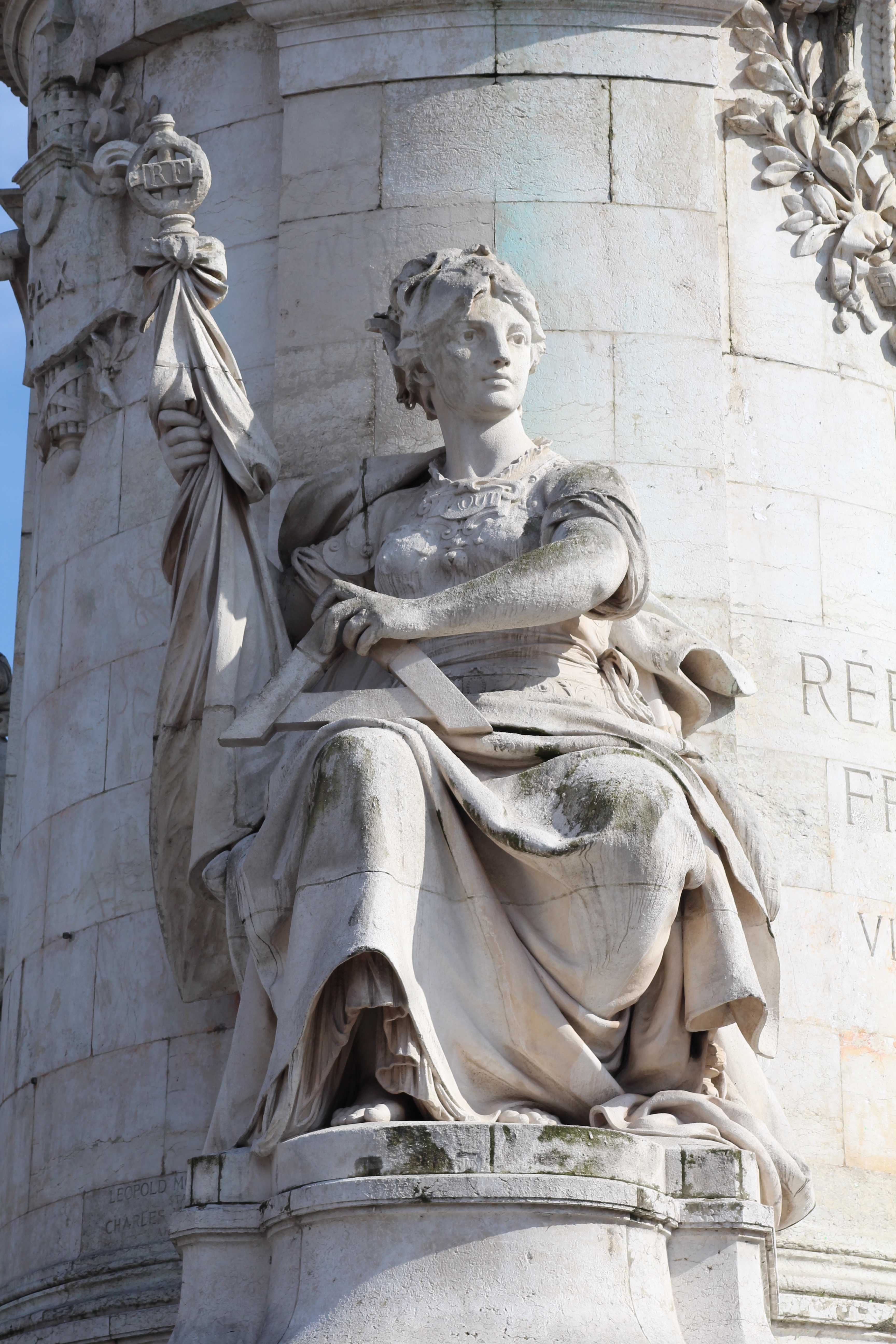 Monument à la République — Wikipédia