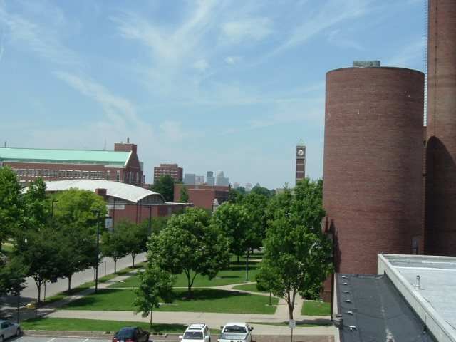 File:University of Louisville, Belknap Campus, from Eastern Parkway overpass.jpg