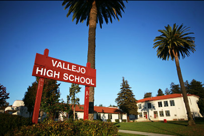 How to get to Vallejo High School with public transit - About the place