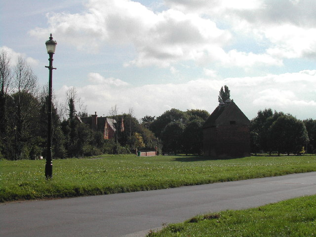 File:Village road, Clifton - geograph.org.uk - 55589.jpg