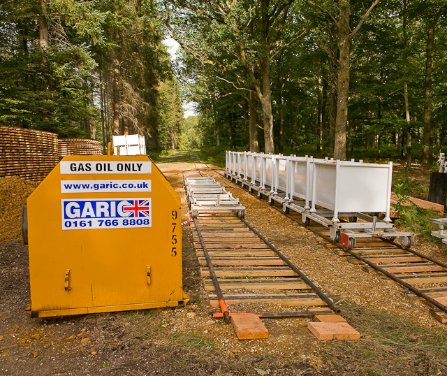 File:Warwickslade Cutting - train at railhead - geograph.org.uk - 1486215.jpg