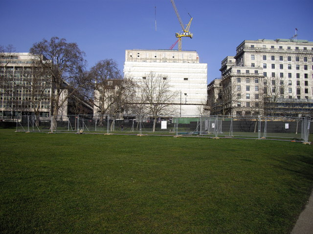 File:Works in Green Park - geograph.org.uk - 1174892.jpg