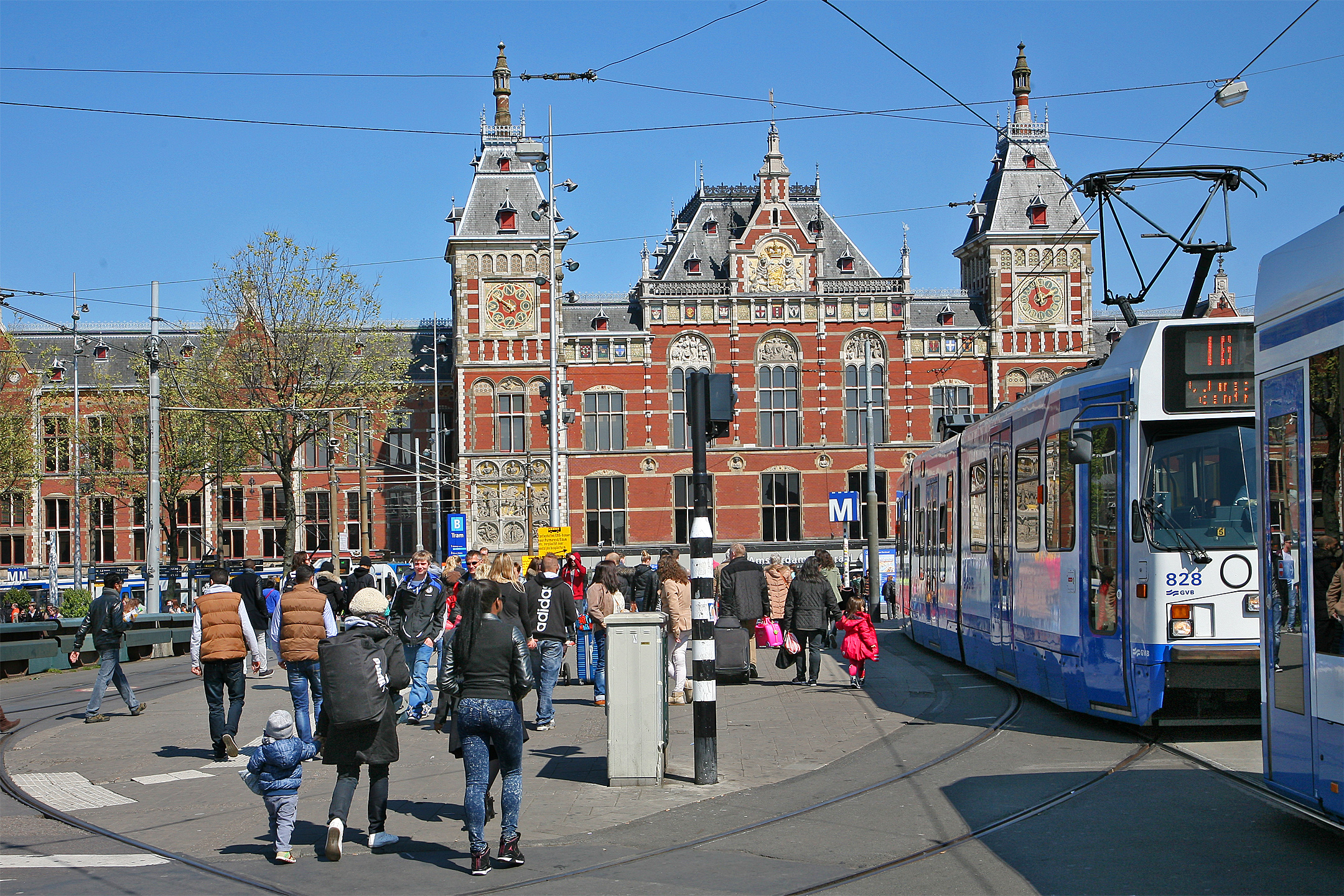 амстердам в железнодорожном