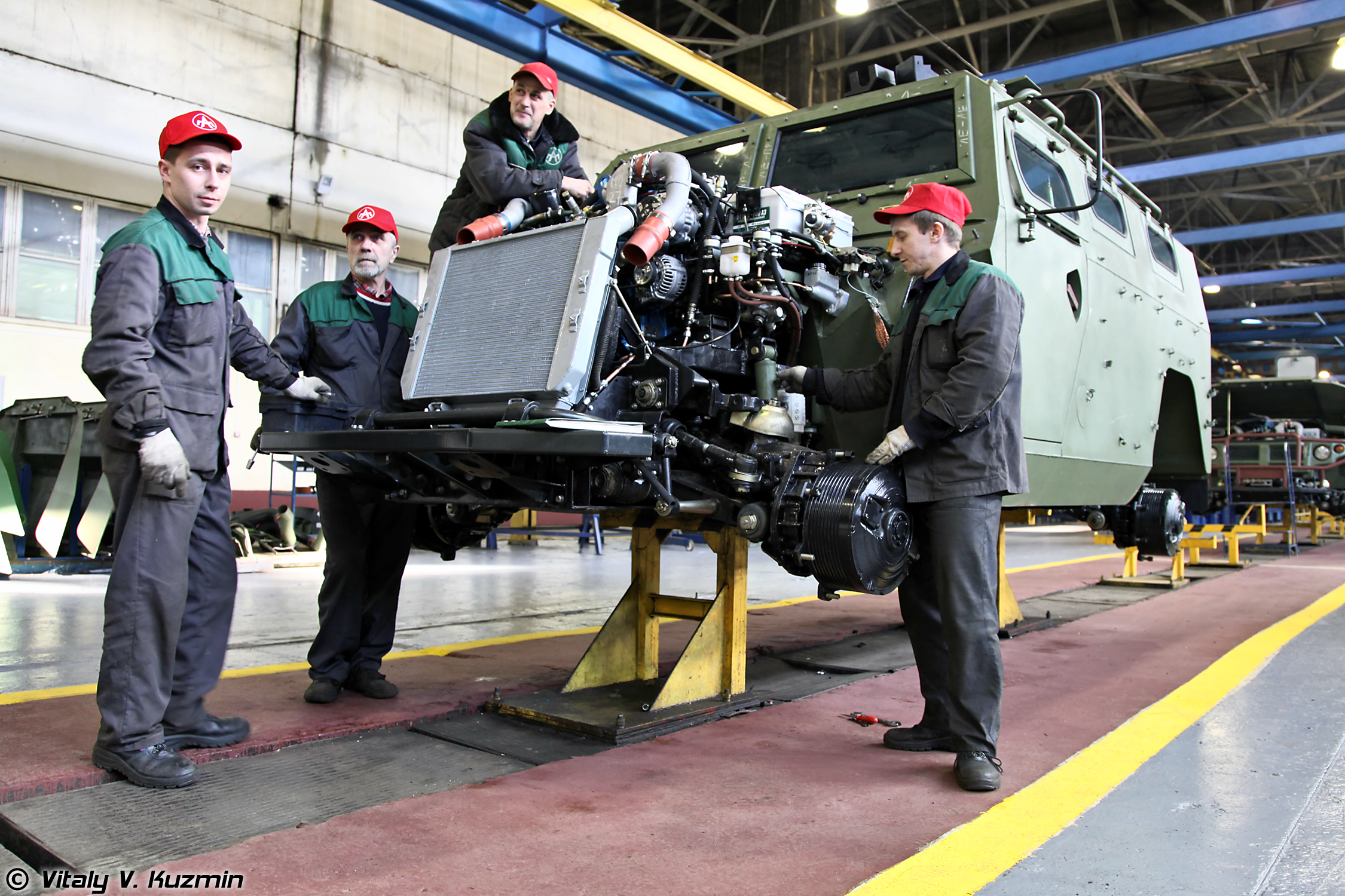 Военное производство в россии. Арзамас завод БТР. Машиностроительный завод Арзамас. Арзамасский машиностроительный завод АМЗ. Военный завод в Арзамасе.