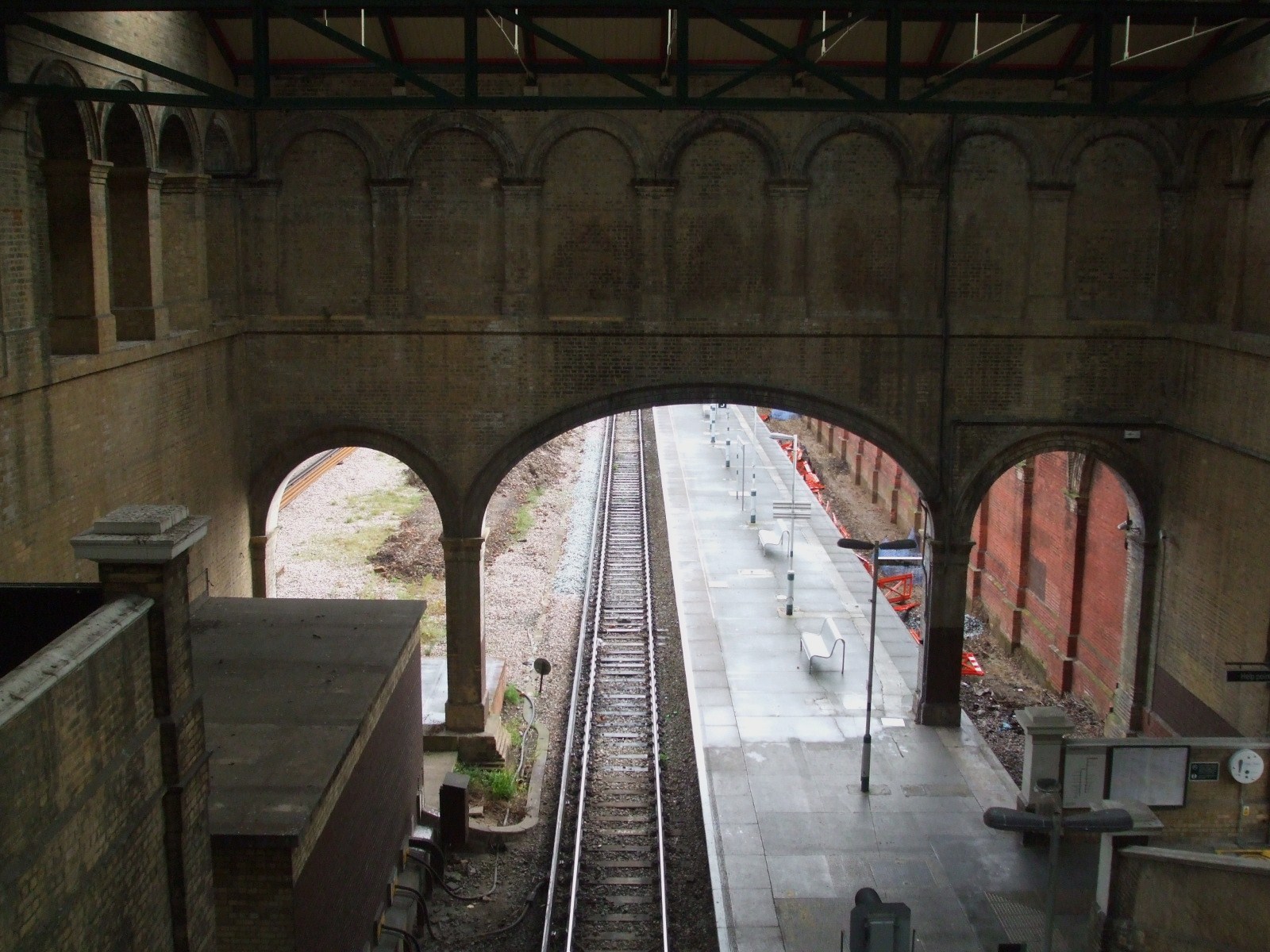 Crystal Palace stn high eastbound Forest Hill west.JPG