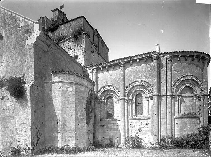 File:Eglise Saint-Pierre de Marestay - Abside, au sud - Matha - Médiathèque de l'architecture et du patrimoine - APMH00030831.jpg
