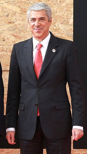 File:José Socrates cropped from Dmitry Medvedev in Portugal 20 November 2010-2.png