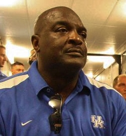 <span class="mw-page-title-main">Larry Brinson</span> American football player and coach (born 1954)