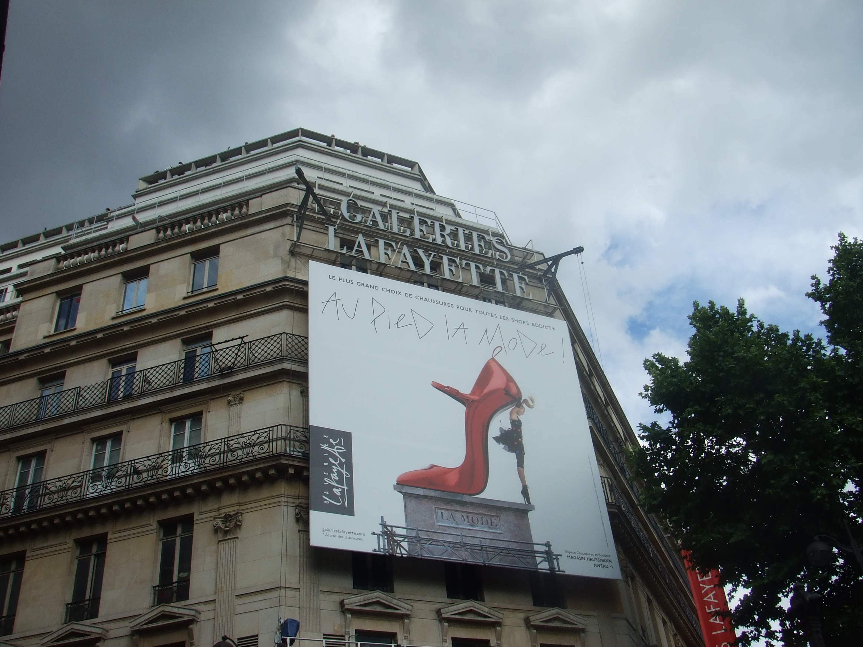 File Magasin Galeries Lafayette Paris 2 .jpg Wikimedia Commons