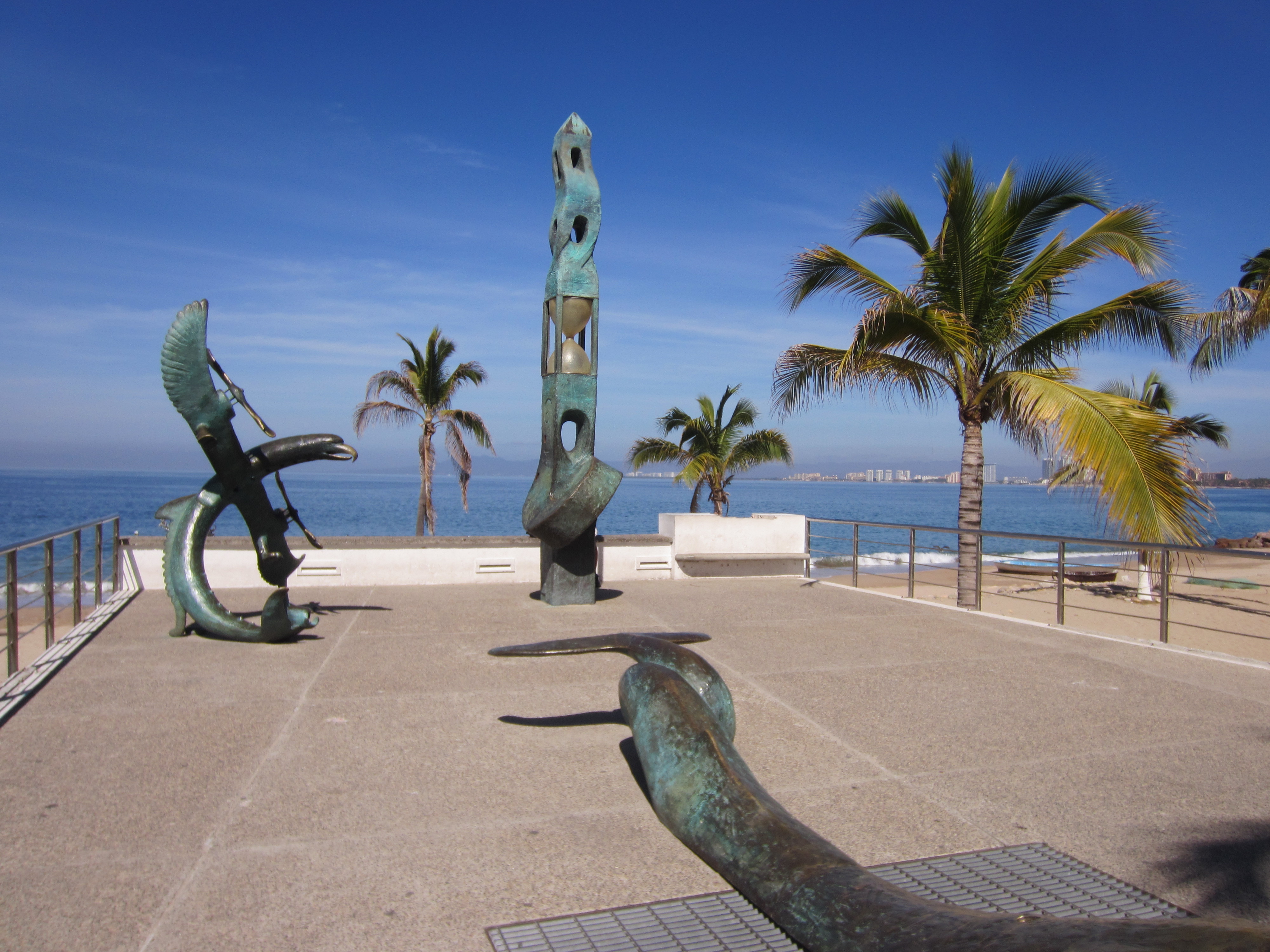 File:Malecón, Puerto Vallarta (2014)  - Wikimedia Commons