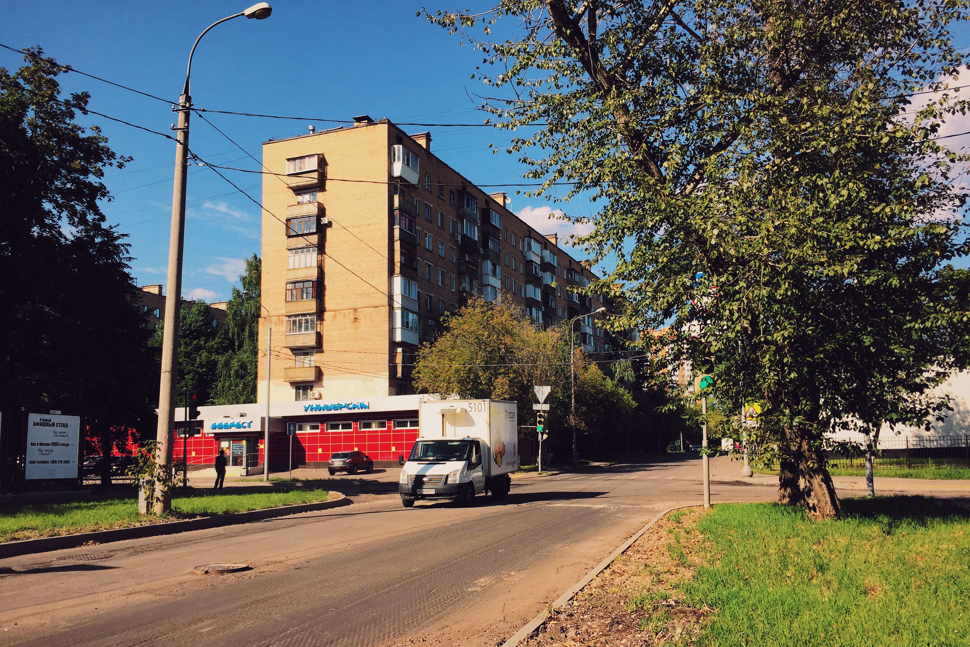 Файл:Moscow, Marshala Rokossovskogo Boulevard and 2nd Proezd Podbelskogo  (21237620902).jpg — Википедия