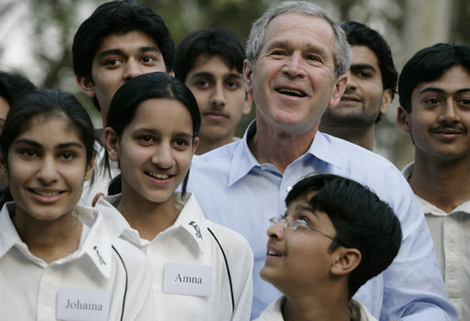 File:Mr. Bush in Islamabad.jpeg