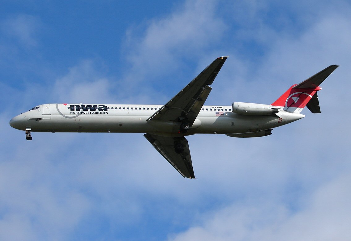 Northwest Airlines N771NC (1569414883).jpg