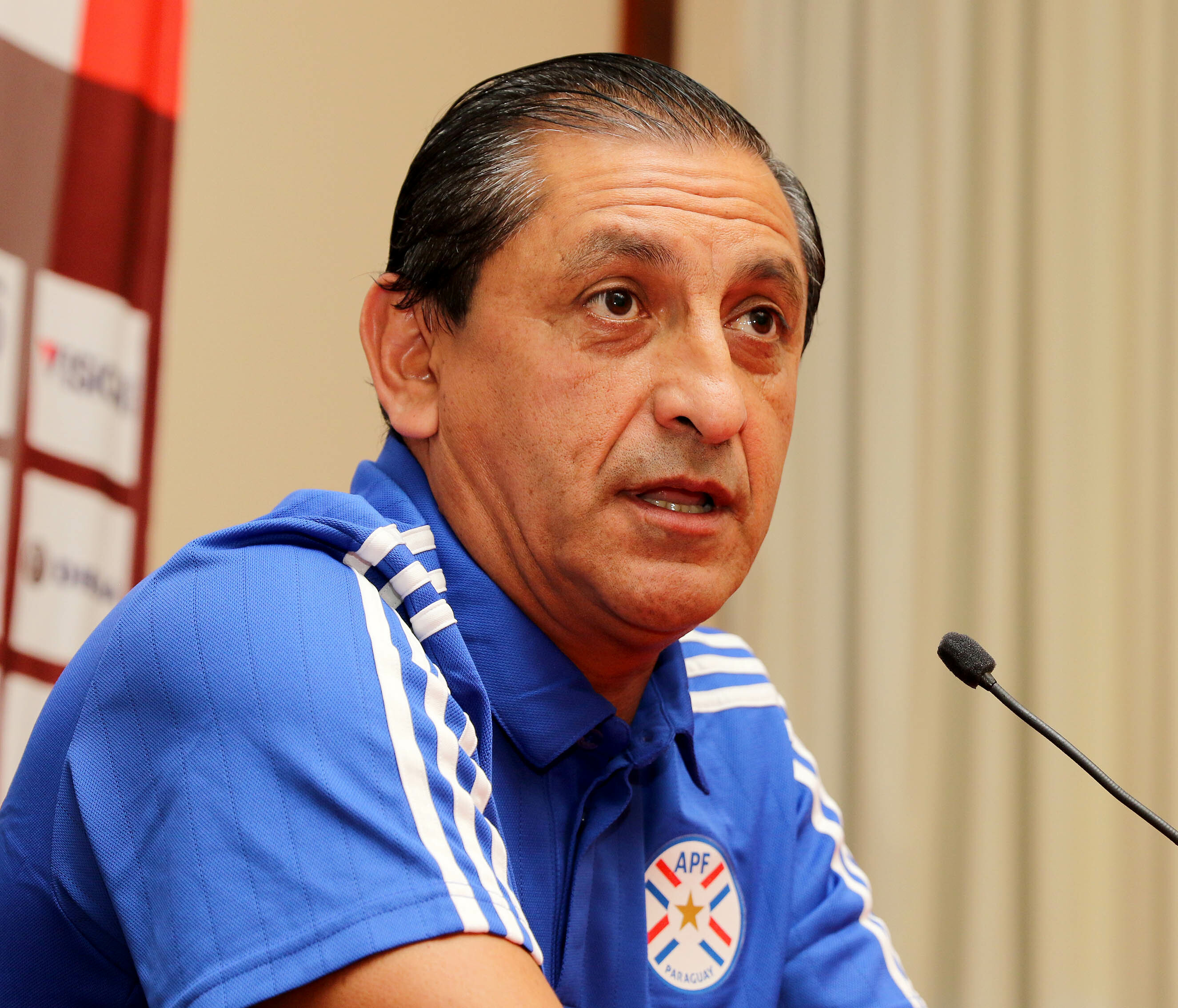 Díaz as Paraguay manager in 2016
