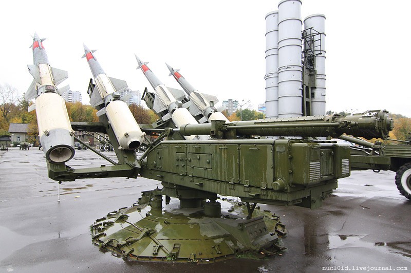 File:Rear view of S-125 launcher 5P73 in Perm.jpg