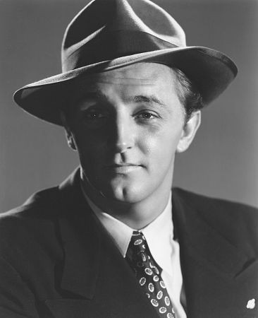 File:Robert mitchum.jpg