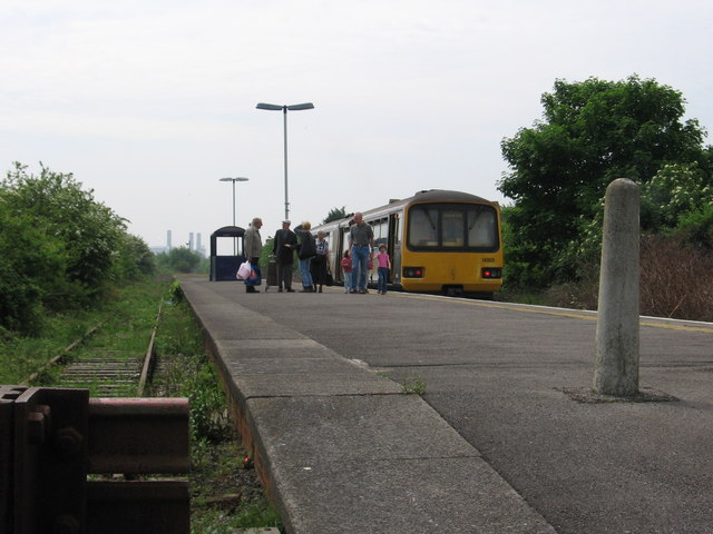 File:Severn Beach - Rush Hour at Station - geograph.org.uk - 796826.jpg