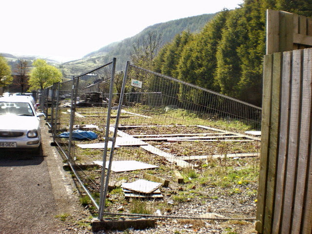 File:Still a long way to go - geograph.org.uk - 1266812.jpg