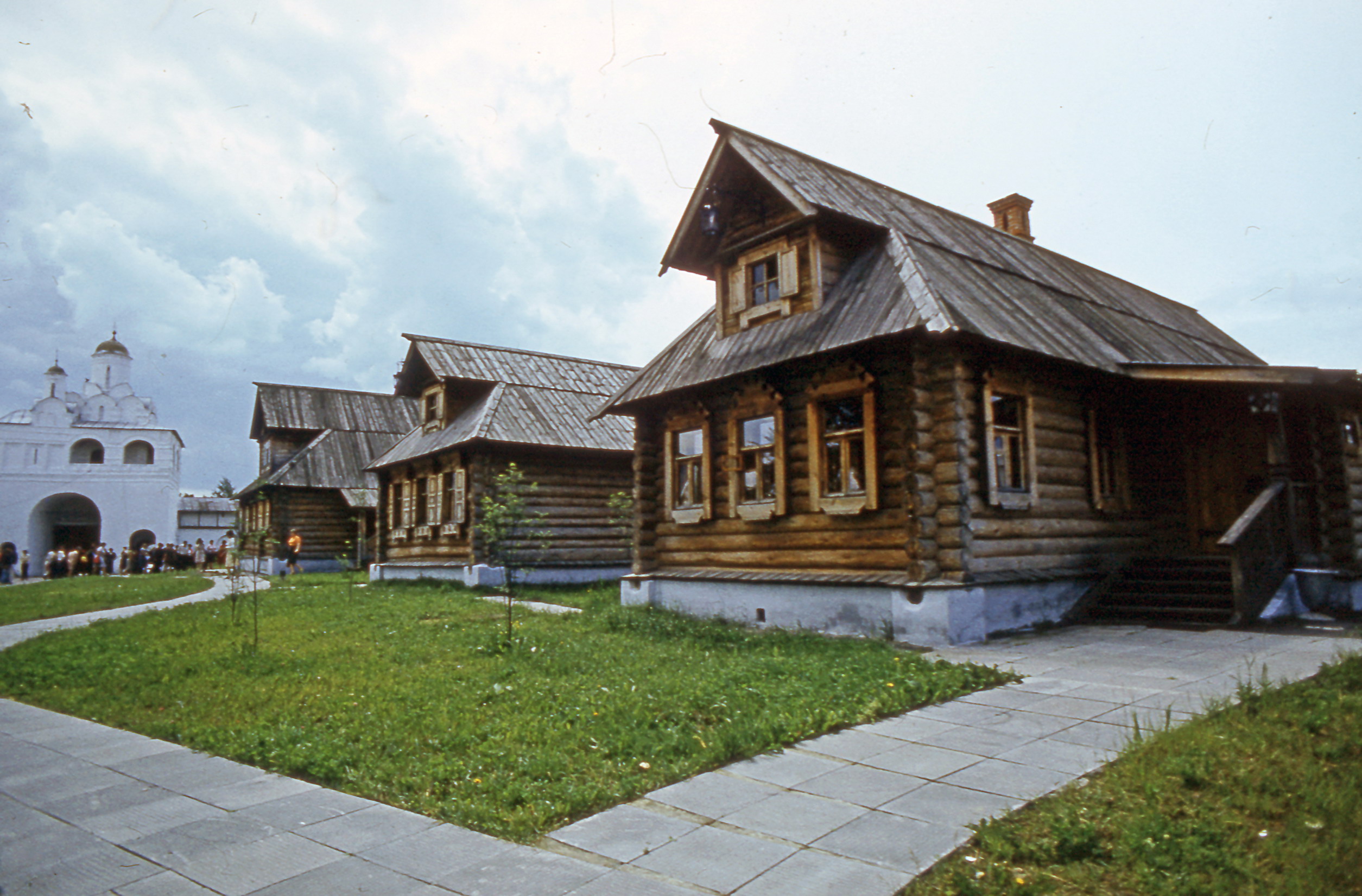 Суздаль 10. Суздаль в 10 веке. Суздальская 10. Художка в Суздале фото. Флаг Суздаля фото.