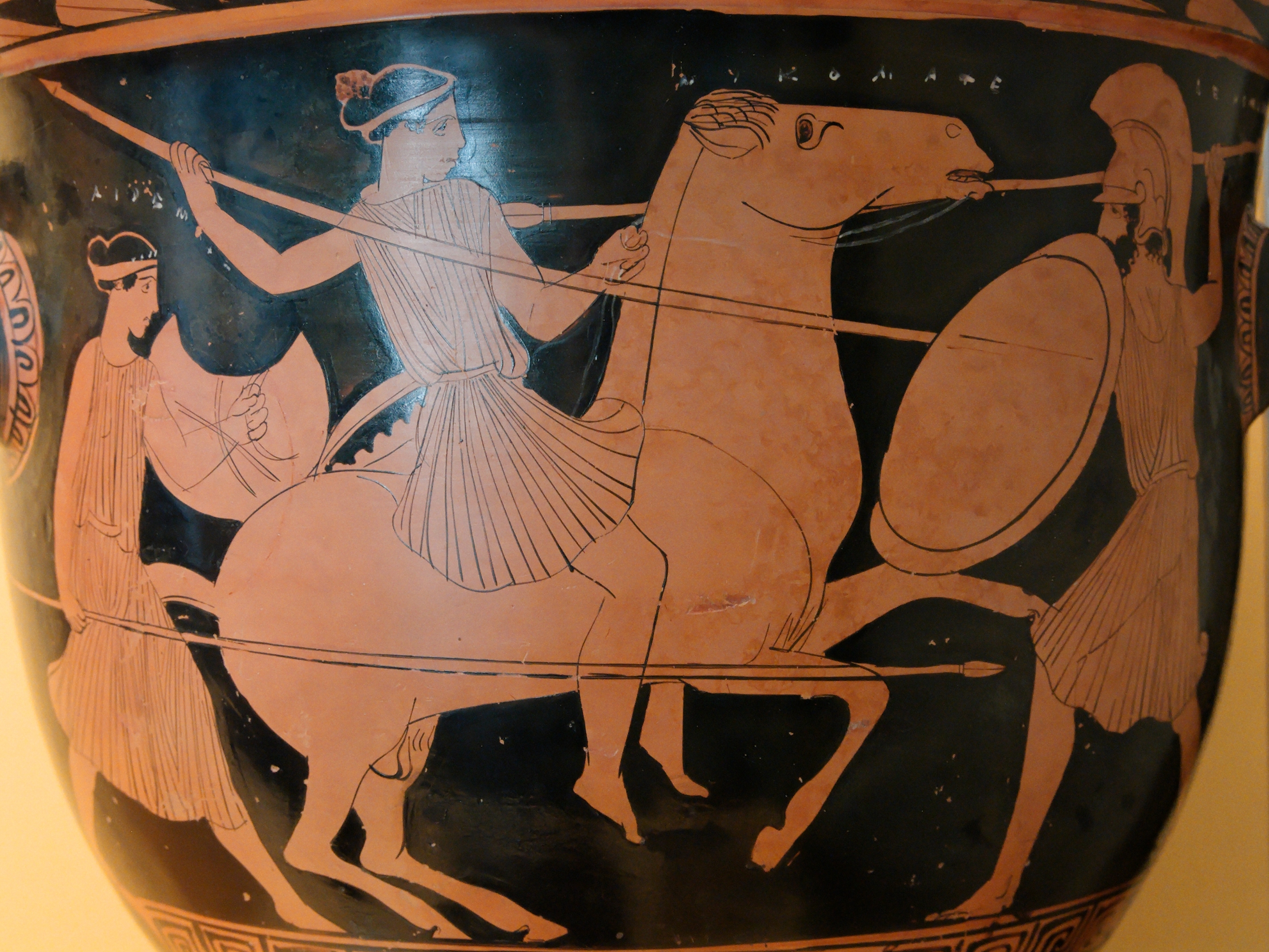 В греческом изобразительном искусстве при создании рисунка на вазе использовали цвета