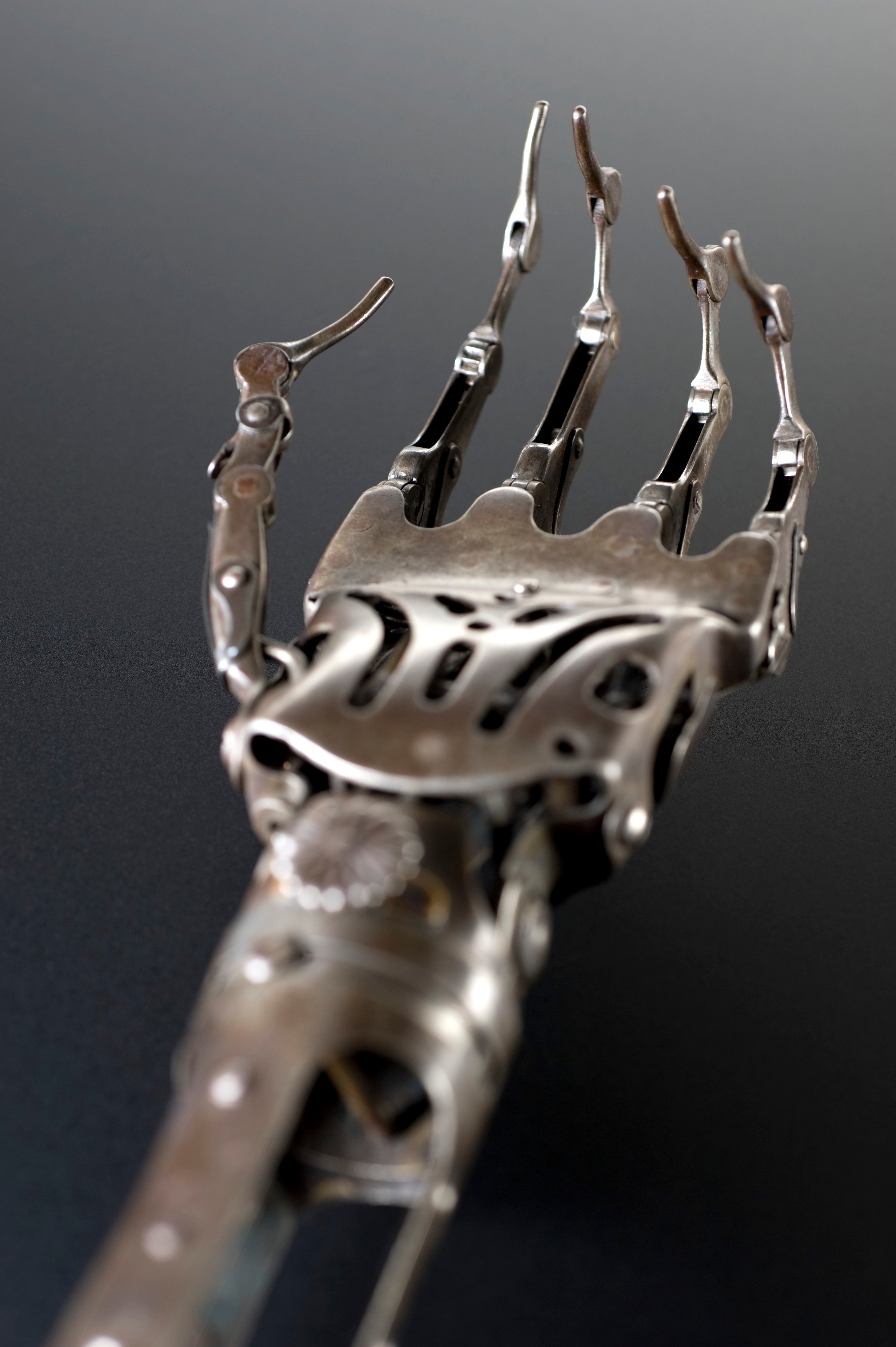 Artificial left arm, 19th century (Science Museum, London) - 2.jpg. 