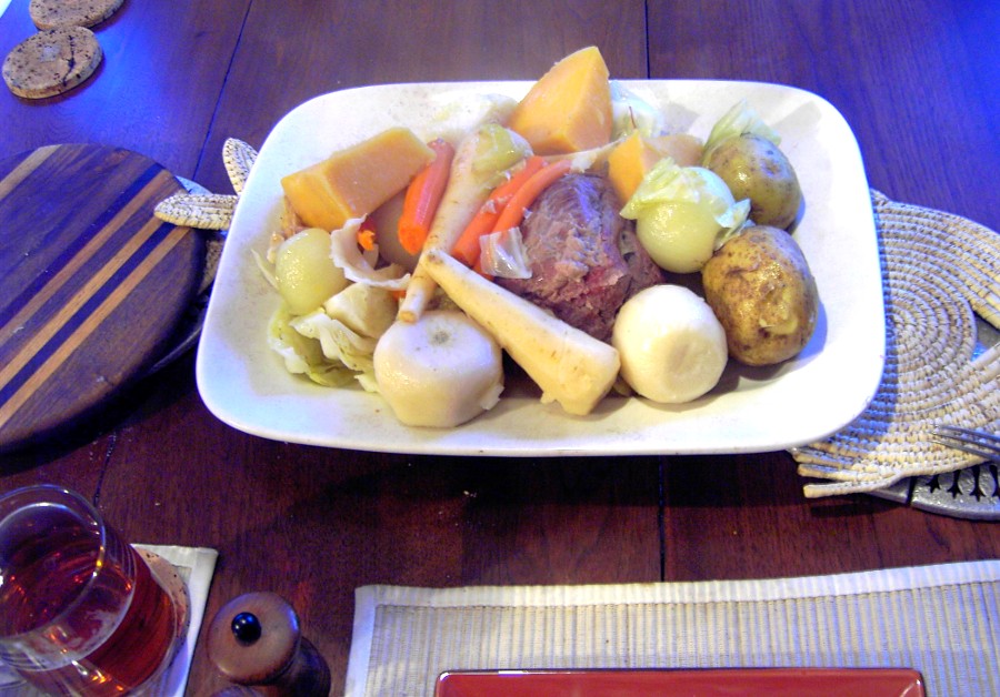 New England boiled dinner - Wikipedia