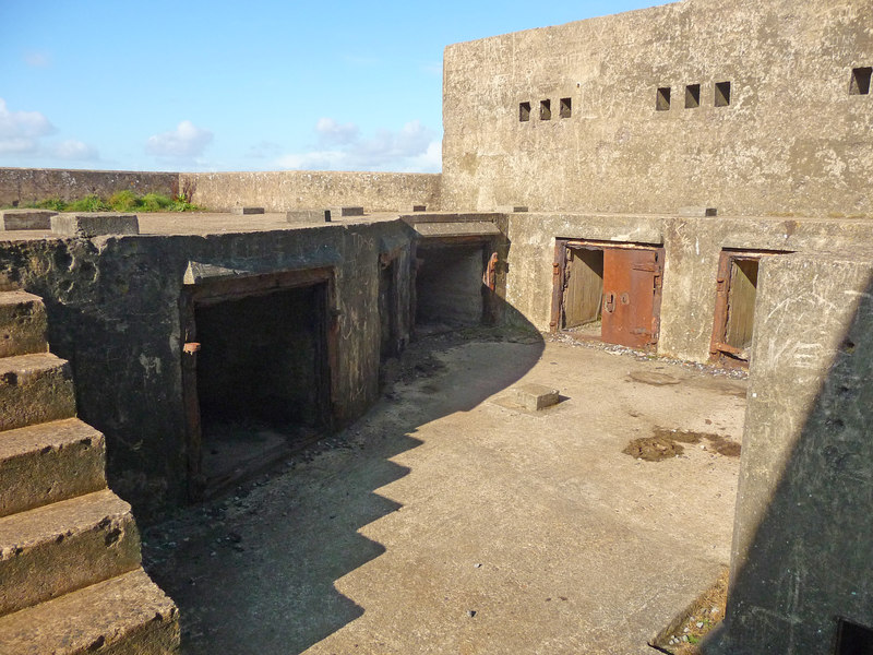 File:Brean Down - Brean Down Fort Gun Emplacement (geograph 2796491).jpg