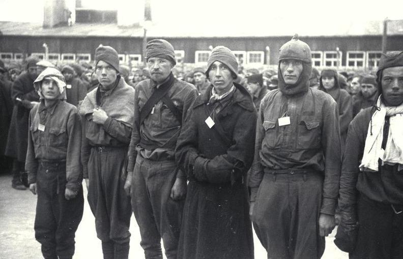 File:Bundesarchiv Bild 192-205, KZ Mauthausen, sowjetische Kriegsgefangene.jpg