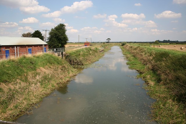 File:Catchwater Drain - geograph.org.uk - 523819.jpg