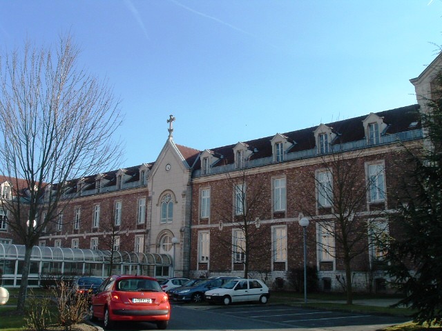 File:Corbeil-Essonnes Maison de Retraite Galignanni.JPG