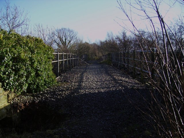 File:Disused viaduct near Baddesley Ensor - geograph.org.uk - 1656420.jpg