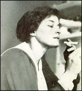 <span class="mw-page-title-main">Enid Bagnold</span> English dramatist, playwright, and memoirist (1889–1981)