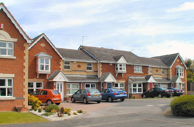 File:Houses on Sladelands Drive - geograph.org.uk - 9640.jpg