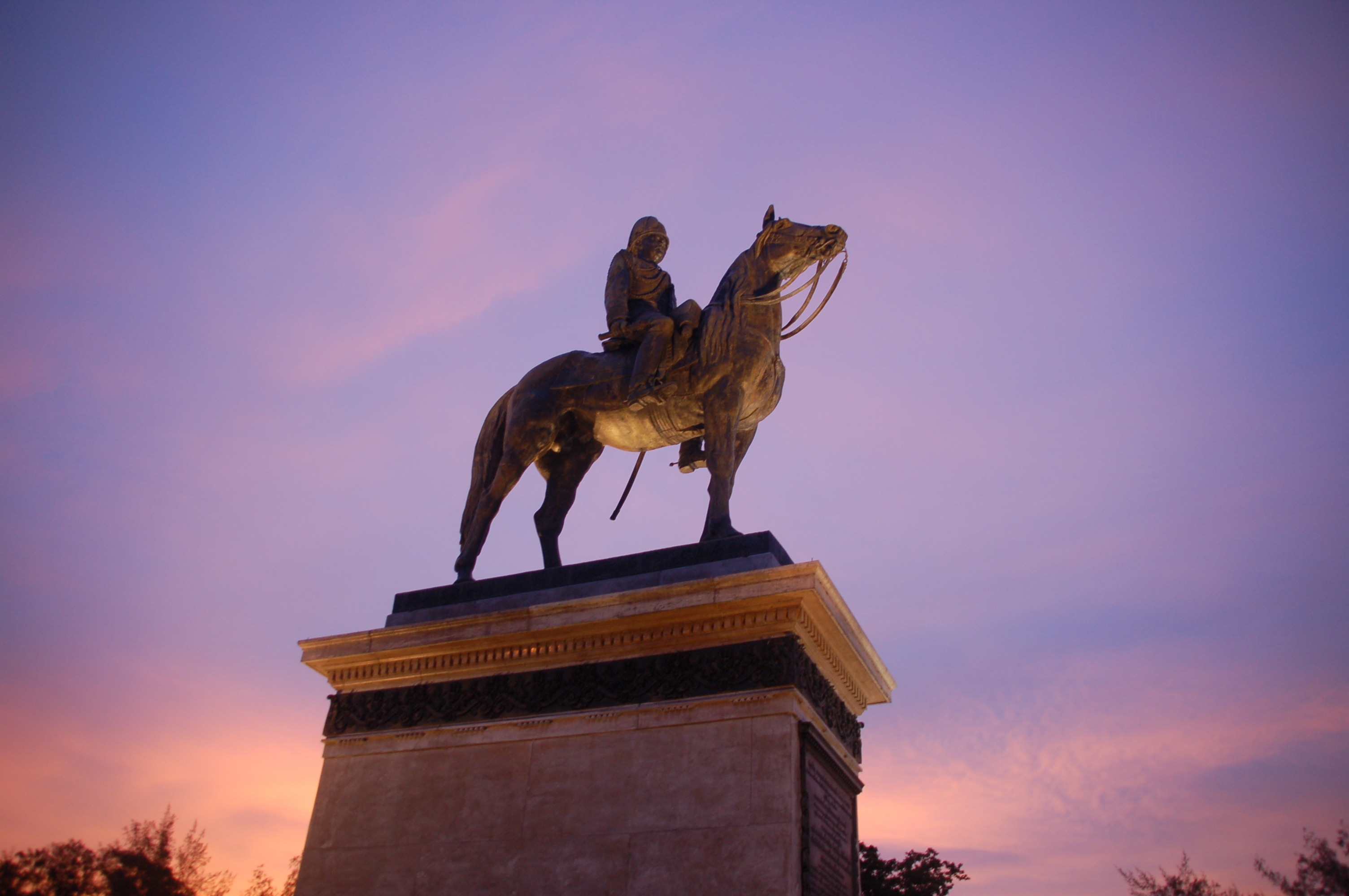 King_Rama_V_Equestrian_Sunrise