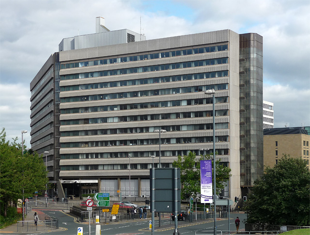 File:Merrion House, Merrion Way, Leeds (geograph 2743759).jpg