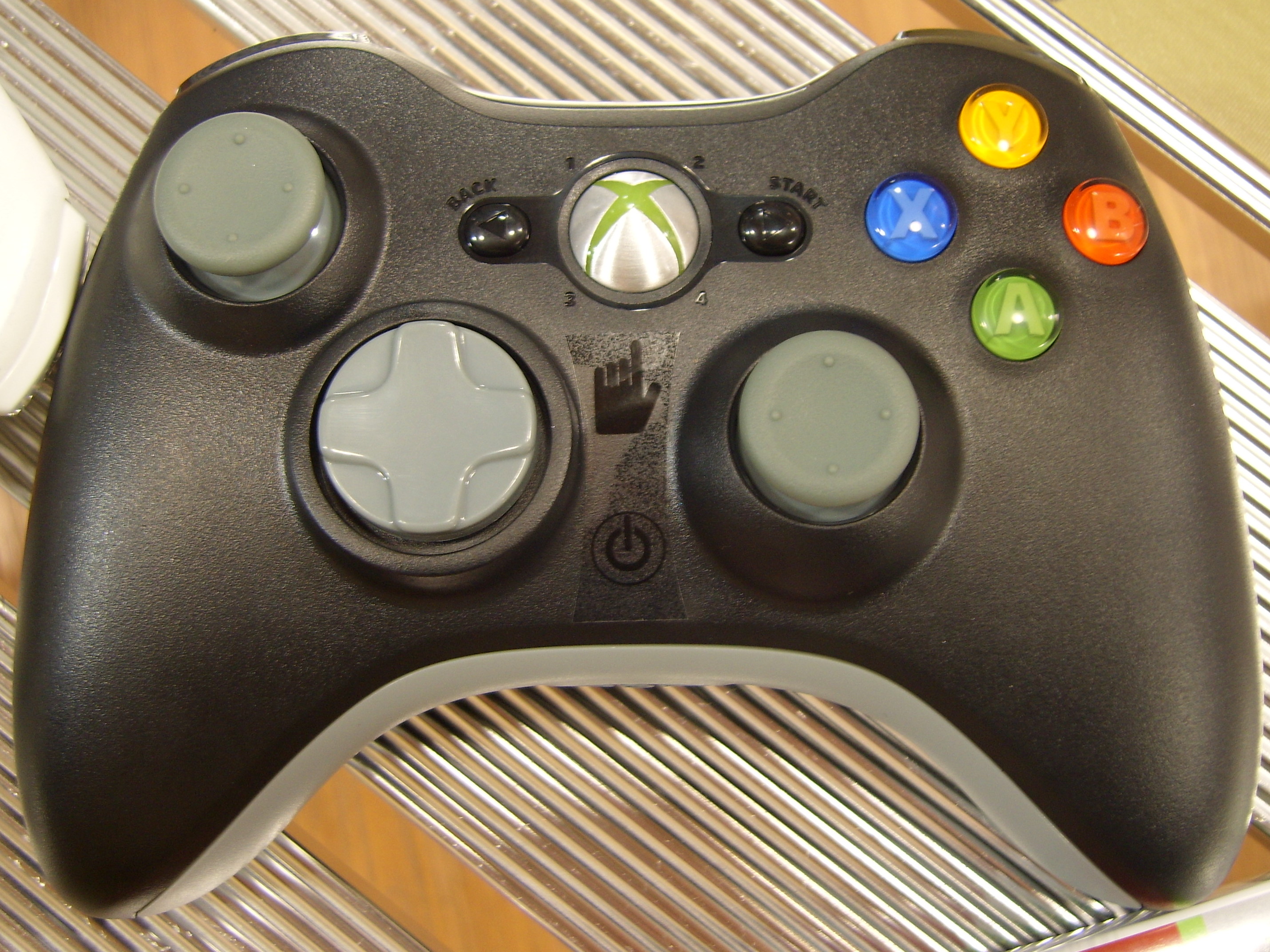 File:Mando Xbox 360.jpg - Wikimedia Commons