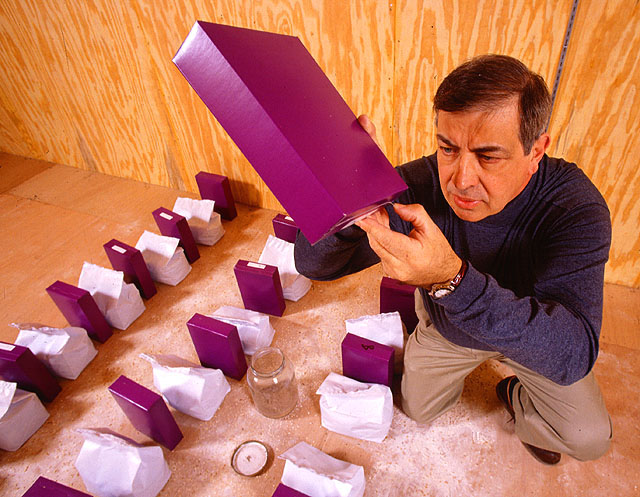 File:Packaging test, infestation, k7995-7.jpg