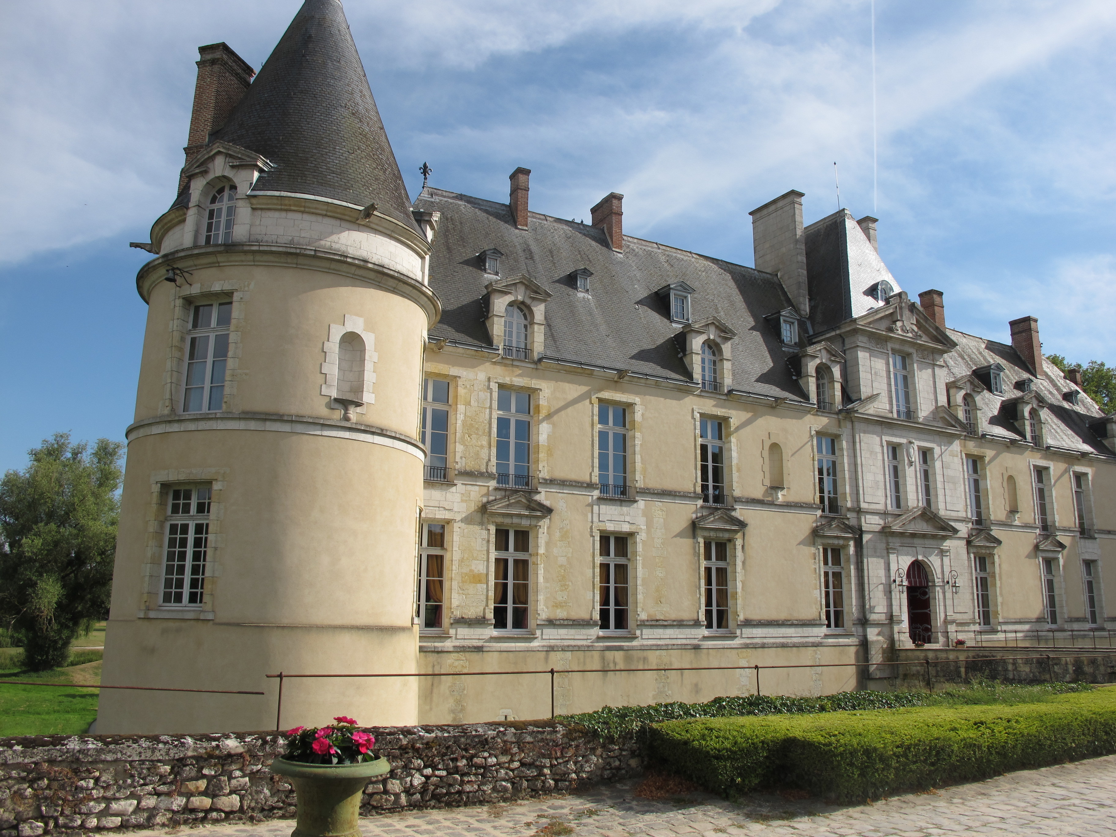 Chateau D'epanvilliers : Musee Du Jeu Ancien (brux)