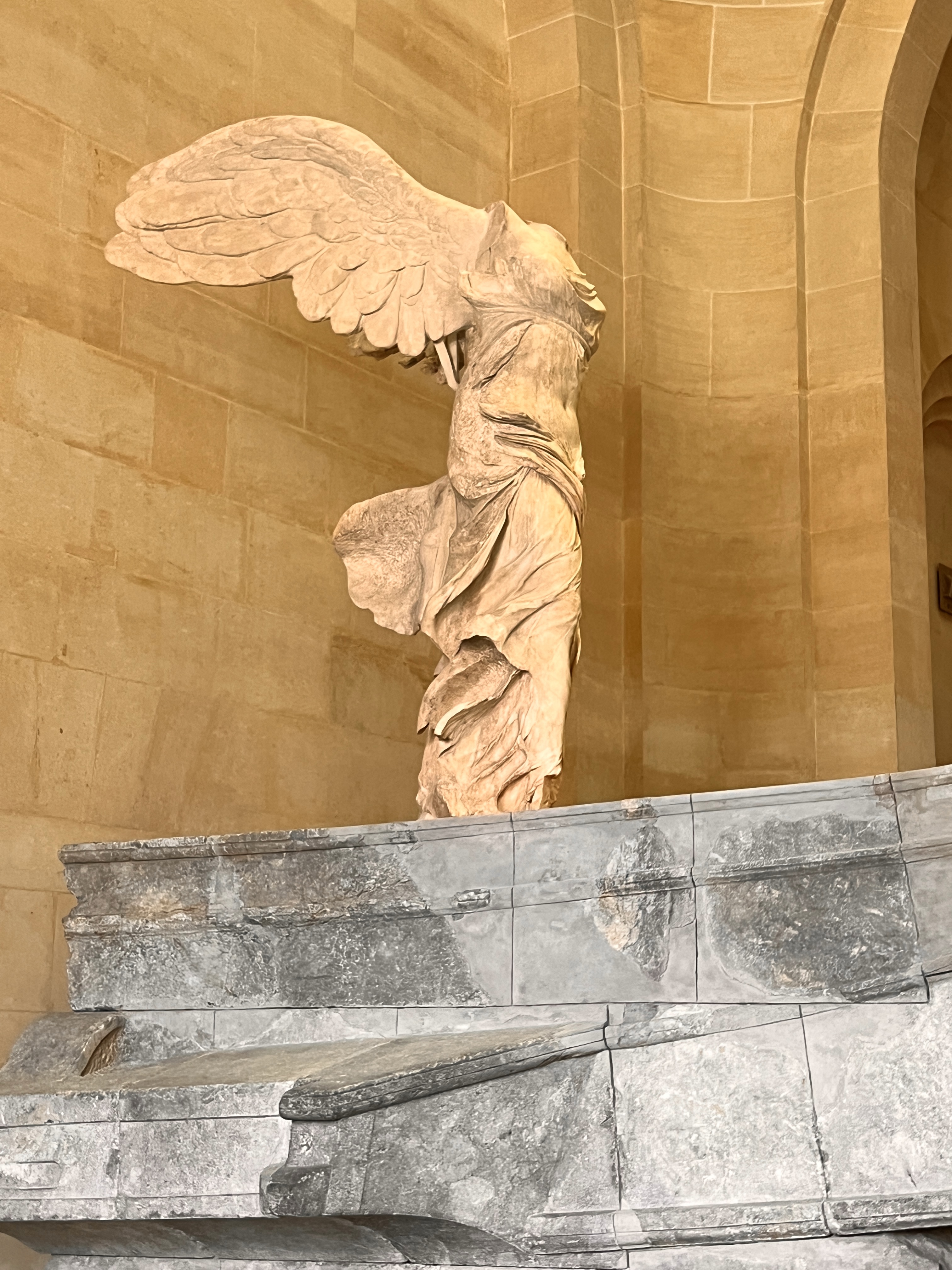 winged victory of samothrace head