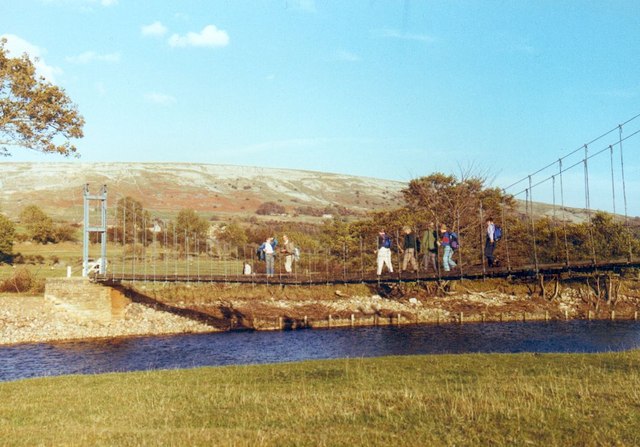 File:The Old Swing Bridge Reeth - geograph.org.uk - 339765.jpg