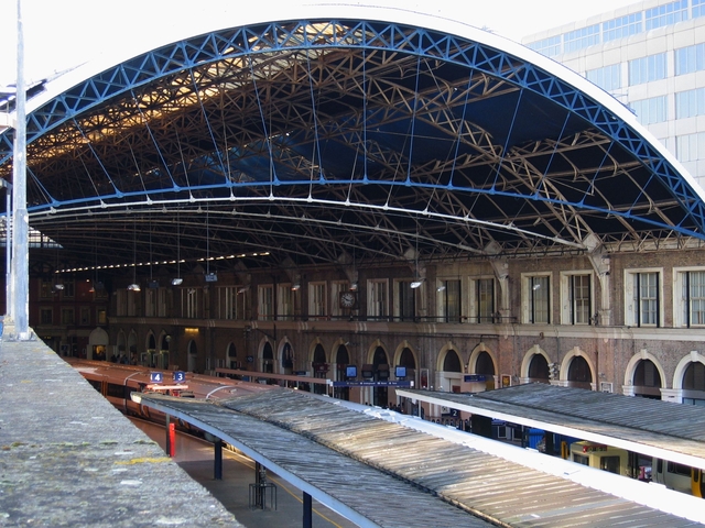 File:Victoria Station - geograph.org.uk - 268162.jpg