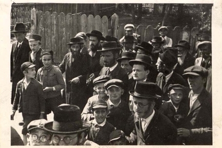 File:"1930's Jews from the city accompanying Elazar Shapir in Sanok".jpg