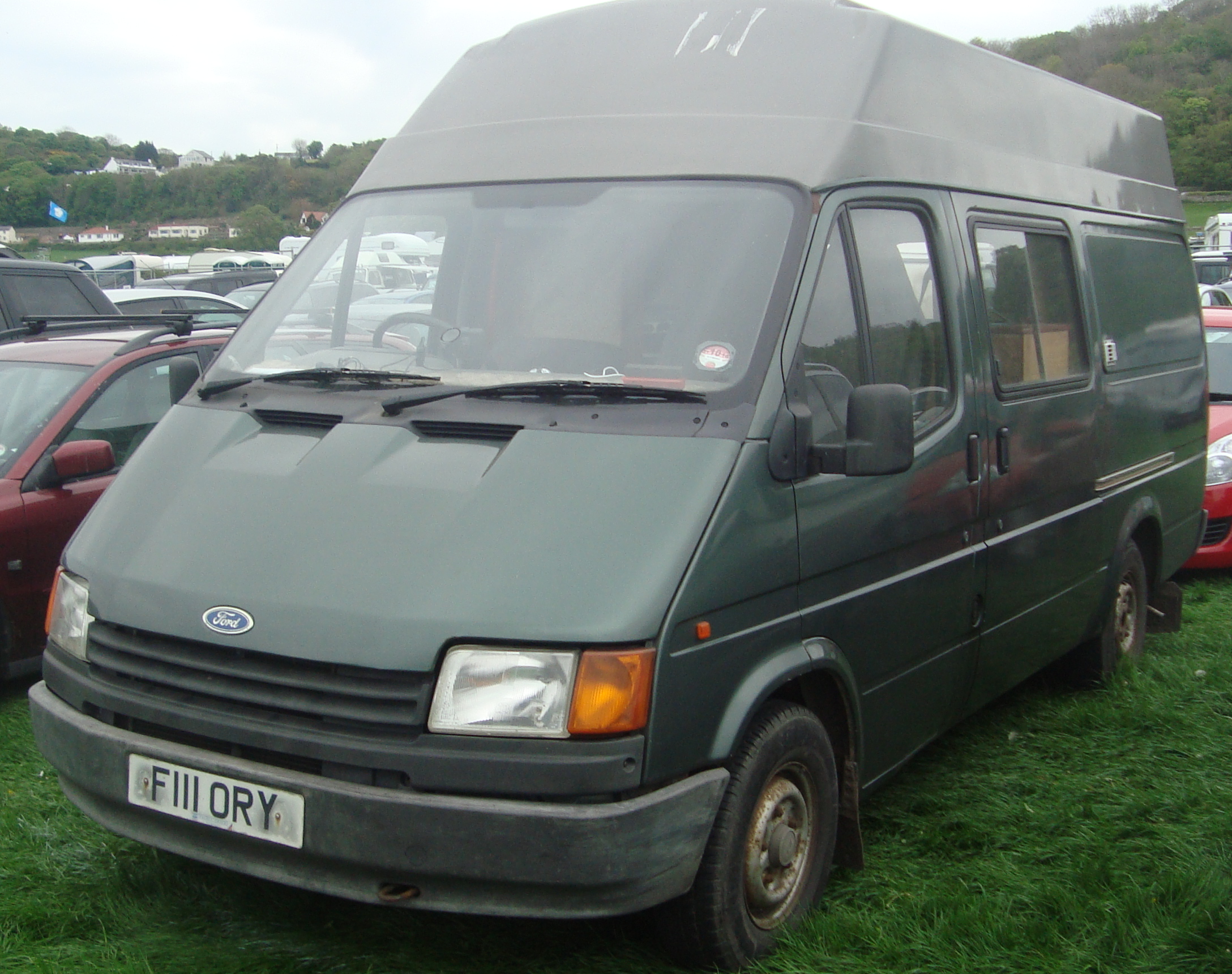 1989 Ford Transit 190 (14125330363).jpg 